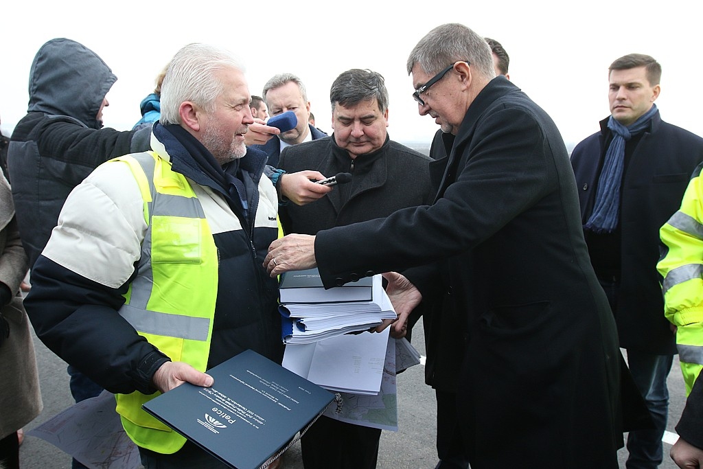 Petice na podporu výstavby dálnic D49 a D55